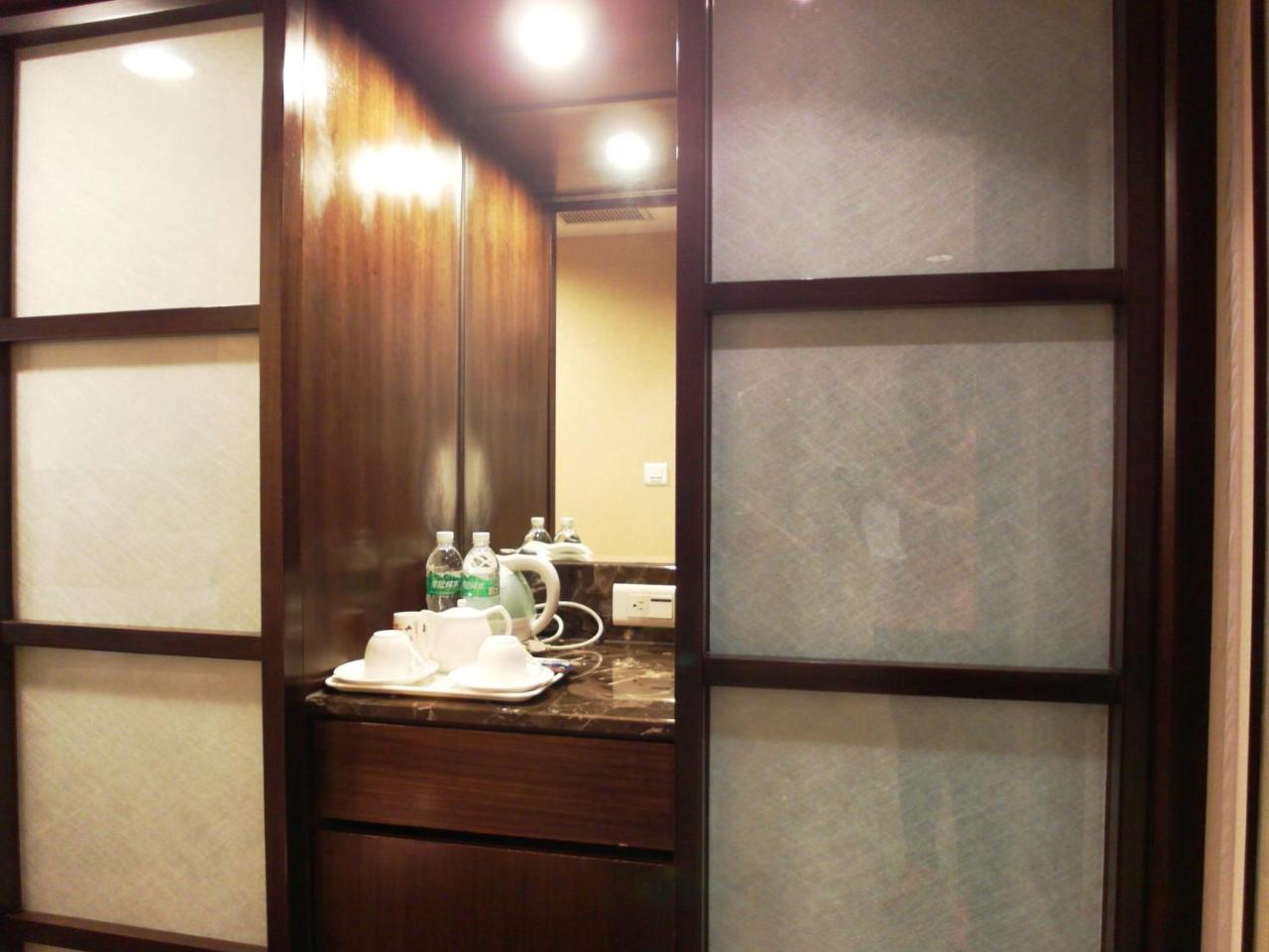 Nisus Hotel Taipei Exteriör bild